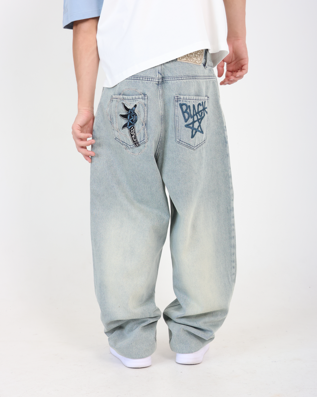 BLACK STAR JEANS