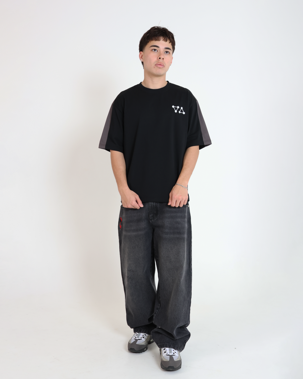PIERCING BLOOD JEANS